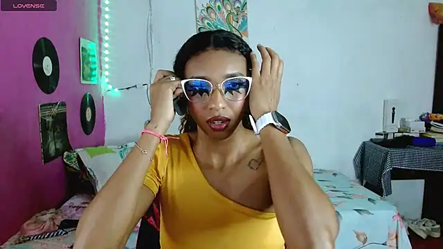 Snapshot of sensitive_brunette chatting on 20, 2, 2025 sensitive brunette online show from 20, 2, 2025