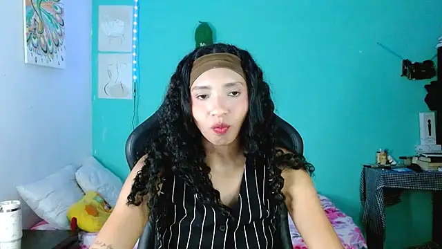 Snapshot of sensitive_brunette chatting on 23, 4, 2026 sensitive brunette online show from 23, 4, 2026