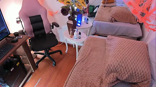 Tom cooper  online show from 21, 10, 2025