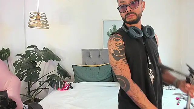 Tom cooper  online show from 27, 11, 2025