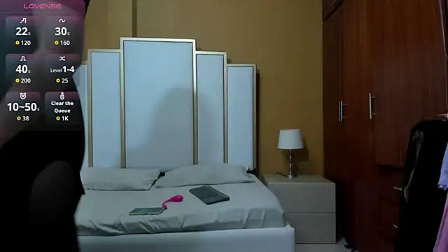 FOXYRIVER  online show from 5, 12, 2025