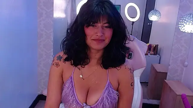 Snapshot of candy_lux_ chatting on 13, 2, 2025 candy lux online show from 13, 2, 2025