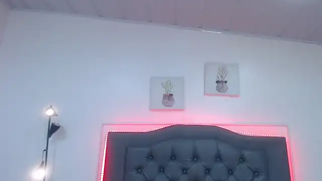 Snapshot of candy_lux_ chatting on 18, 10, 2025 candy lux online show from 18, 10, 2025