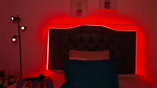 Snapshot of candy_lux_ chatting on 3, 3, 2026 candy lux online show from 3, 3, 2026