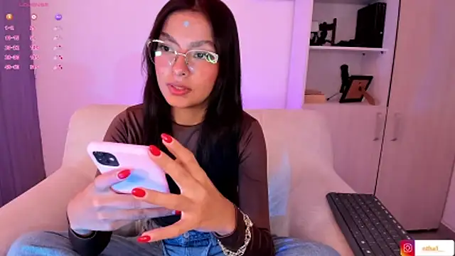 Snapshot of barbie_brunette3 chatting on 17, 10, 2025 barbie brunette3 online show from 17, 10, 2025