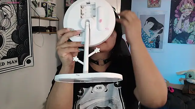 Snapshot of mollyshake1 chatting on 5, 3, 2025 mollyshake1 online show from 5, 3, 2025