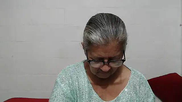Snapshot of candy_mature_ chatting on 12, 10, 2025 candy mature  online show from 12, 10, 2025
