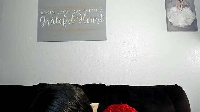 yiauana online show from 28, 2, 2025