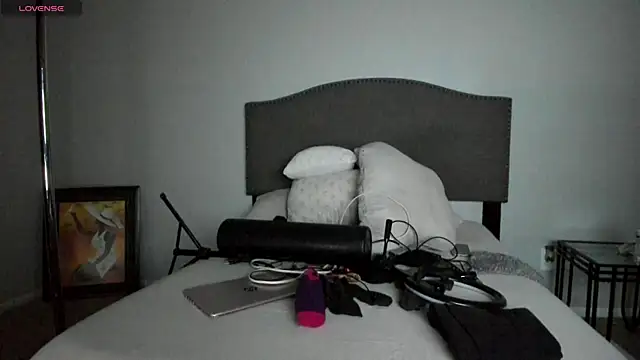 yiauana online show from 1, 10, 2025