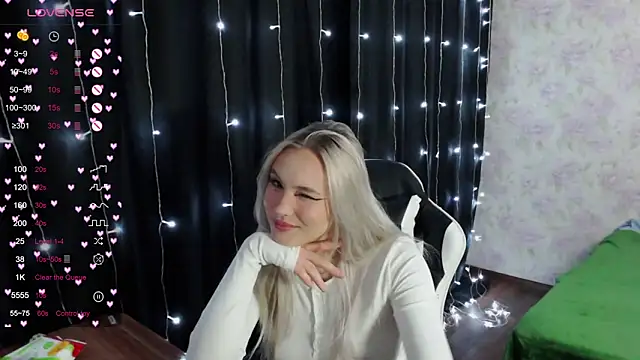 Snapshot of VikaPowers chatting on 12, 2, 2025 VikaPowers online show from 12, 2, 2025