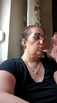 Snapshot of AvaLloyd chatting on 5, 2, 2025 AvaLloyd online show from 5, 2, 2025