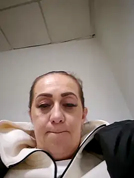 Snapshot of AvaLloyd chatting on 16, 2, 2025 AvaLloyd online show from 16, 2, 2025
