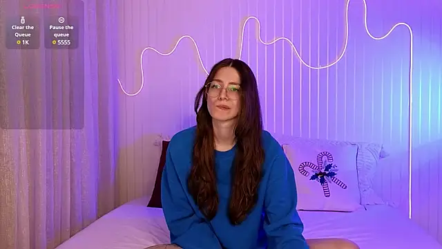 Ester Hill online show from 17, 12, 2024