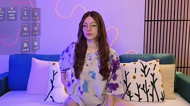 Ester Hill online show from 24, 2, 2025