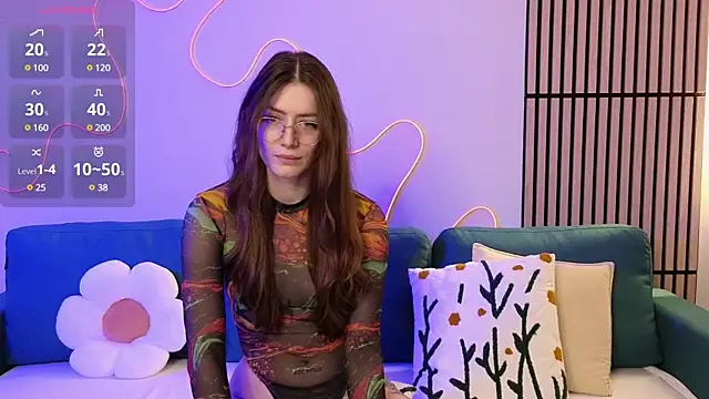 Ester Hill online show from 8, 3, 2025