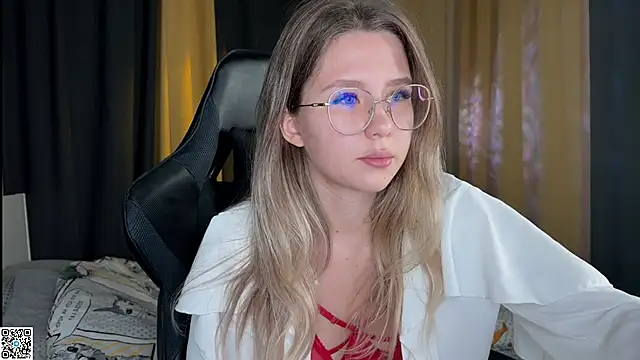 Snapshot of Ameliia_castro chatting on 12, 10, 2025 Ameliia castro online show from 12, 10, 2025