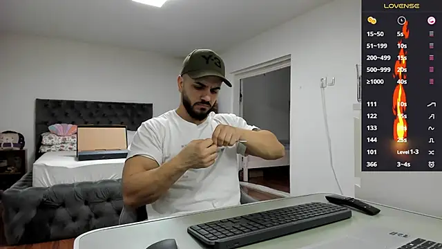 Snapshot of supermanboy94 chatting on 2, 2, 2026 supermanboy94 online show from 2, 2, 2026