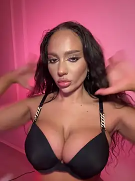 Snapshot of CardiSweetBaby chatting on 8, 2, 2026 CardiSweetBaby online show from 8, 2, 2026