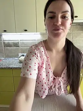 Snapshot of Karolina_llove chatting on 4, 10, 2025 Karolina llove online show from 4, 10, 2025