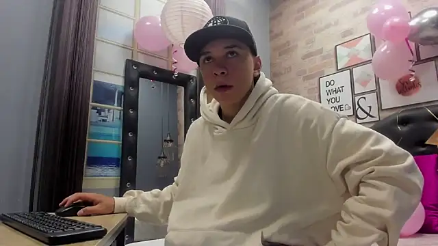 Rhaegal hot online show from 8, 2, 2025