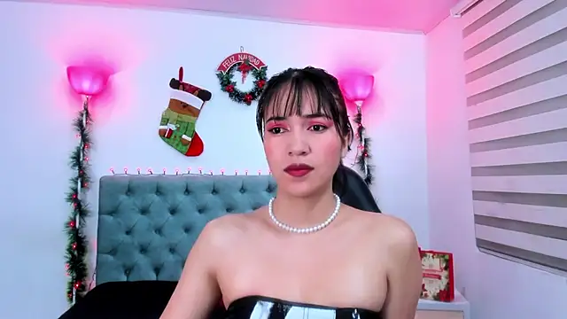lina bedoya  online show from 6, 12, 2024