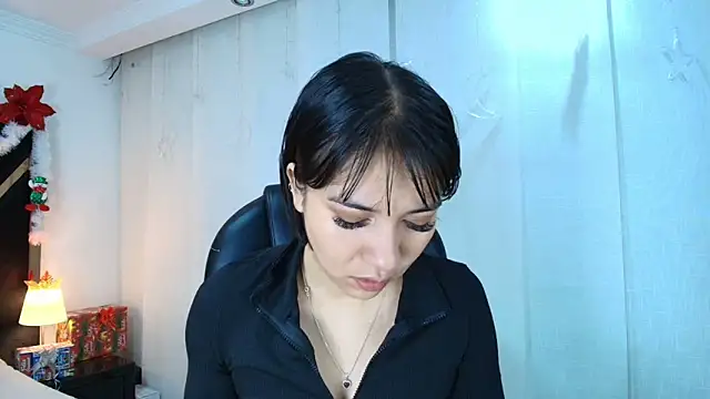 lina bedoya  online show from 17, 12, 2025