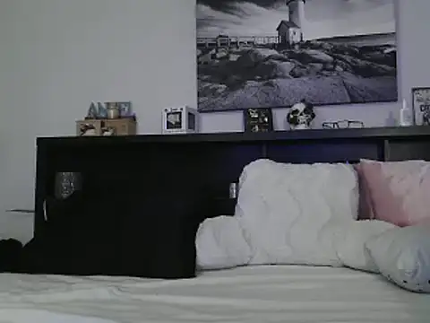 CrystalLakeXO online show from 1, 2, 2025