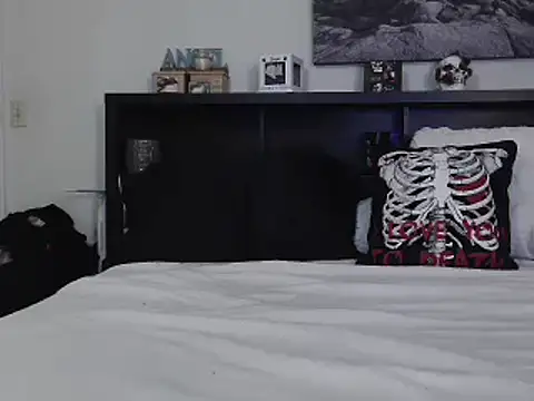 CrystalLakeXO online show from 21, 2, 2025