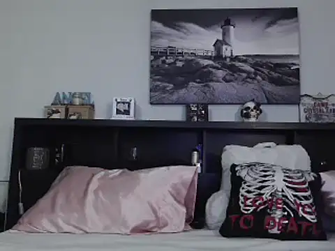 CrystalLakeXO online show from 3, 3, 2025