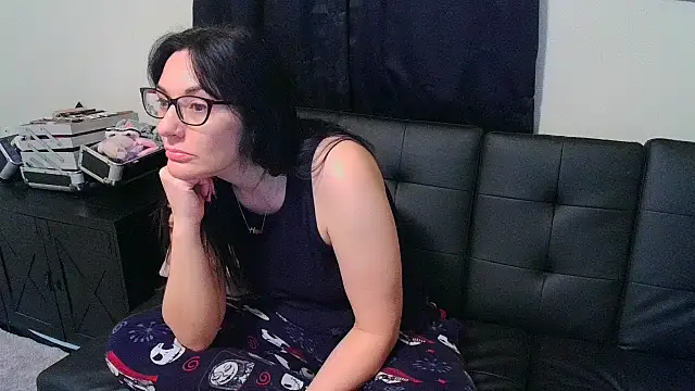 Snapshot of CrystalLakeXO chatting on 4, 3, 2026 CrystalLakeXO online show from 4, 3, 2026