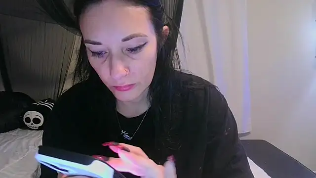 Snapshot of CrystalLakeXO chatting on 23, 4, 2026 CrystalLakeXO online show from 23, 4, 2026