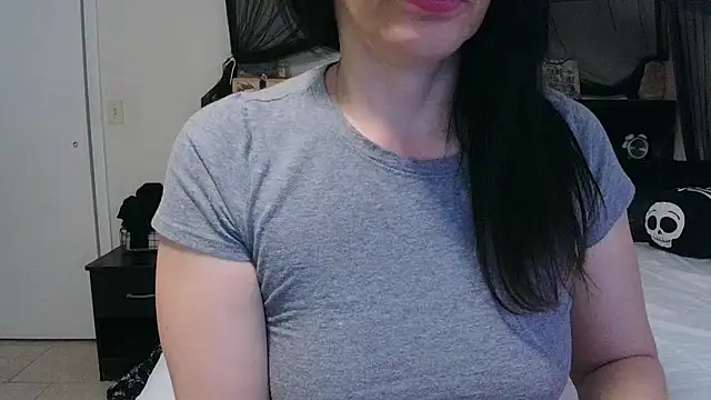 Snapshot of CrystalLakeXO chatting on 24, 4, 2026 CrystalLakeXO online show from 24, 4, 2026