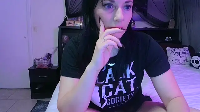 Snapshot of CrystalLakeXO chatting on 12, 5, 2026 CrystalLakeXO online show from 12, 5, 2026