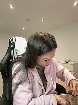 AileenInkOfficial online show from 8, 1, 2025