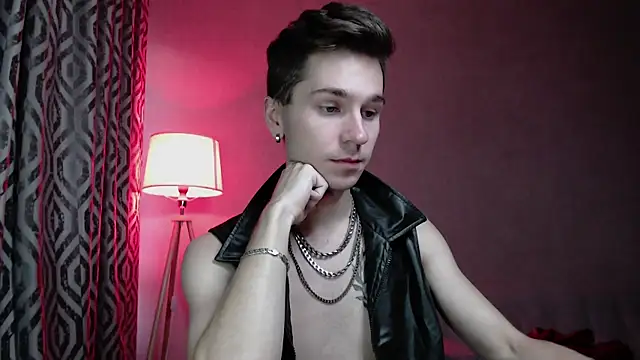 Snapshot of Joseph__Quinn chatting on 6, 10, 2025 Joseph  Quinn online show from 6, 10, 2025