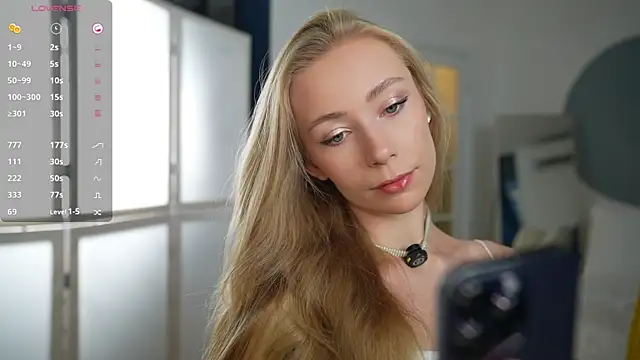 Snapshot of Vika54784 chatting on 16, 2, 2025 Vika54784 online show from 16, 2, 2025