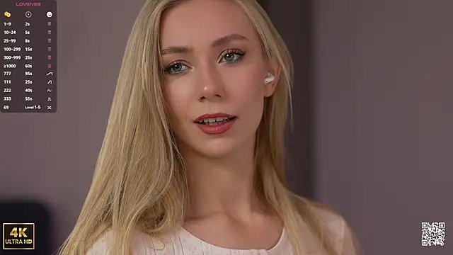 Snapshot of Vika54784 chatting on 19, 10, 2025 Vika54784 online show from 19, 10, 2025