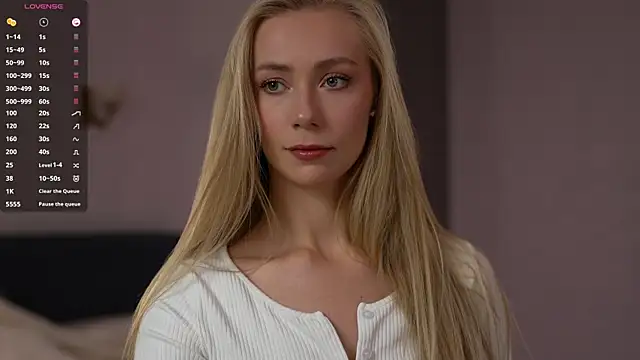 Snapshot of Vika54784 chatting on 23, 10, 2025 Vika54784 online show from 23, 10, 2025