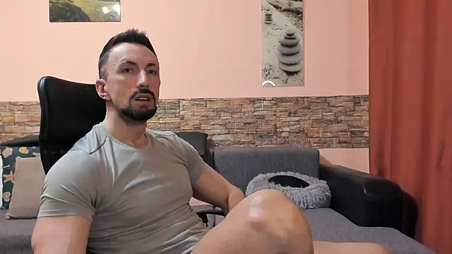 HotHunkTrainer online show from 23, 2, 2026