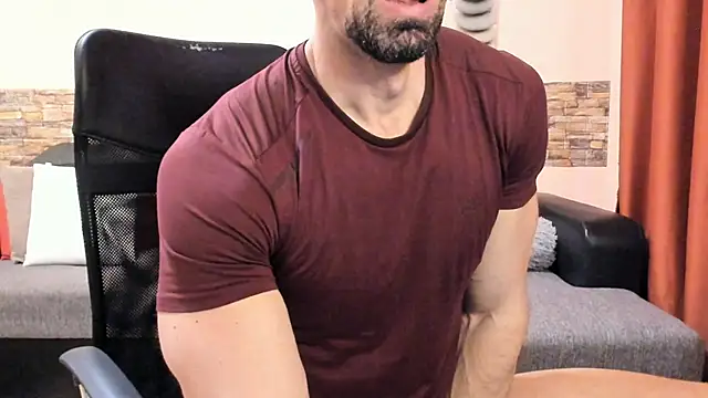HotHunkTrainer online show from 8, 6, 2026