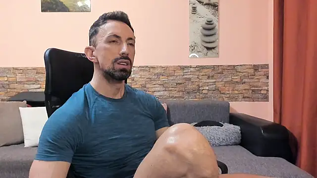 HotHunkTrainer online show from 13, 6, 2026