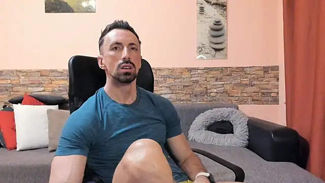 HotHunkTrainer online show from 18, 6, 2026