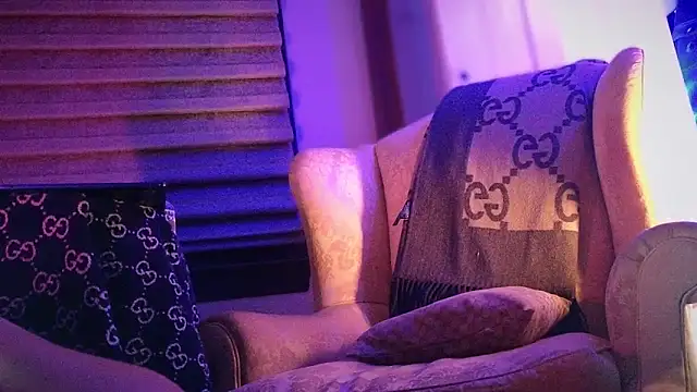 YouLikeBigDick9 online show from 24, 2, 2025