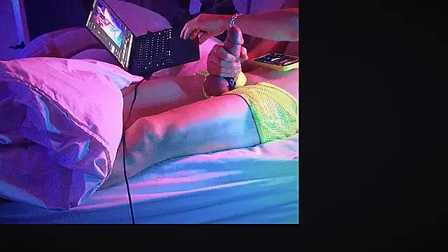 YouLikeBigDick9 online show from 13, 3, 2025