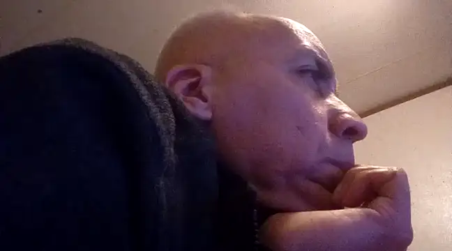 Snapshot of Xoc8_ chatting on 1, 3, 2025 Xoc8 online show from 1, 3, 2025