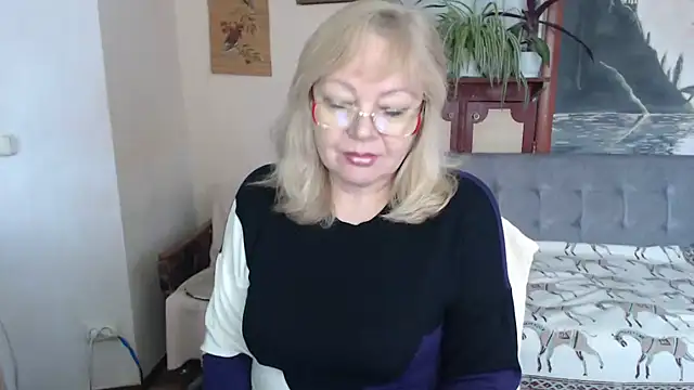 EvelynLoveShy online show from 4, 2, 2026