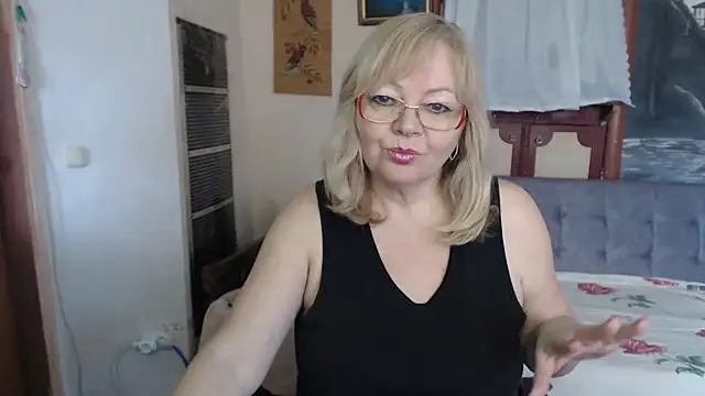 EvelynLoveShy online show from 9, 2, 2026