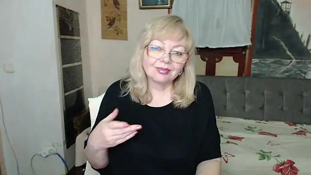 EvelynLoveShy online show from 11, 2, 2026