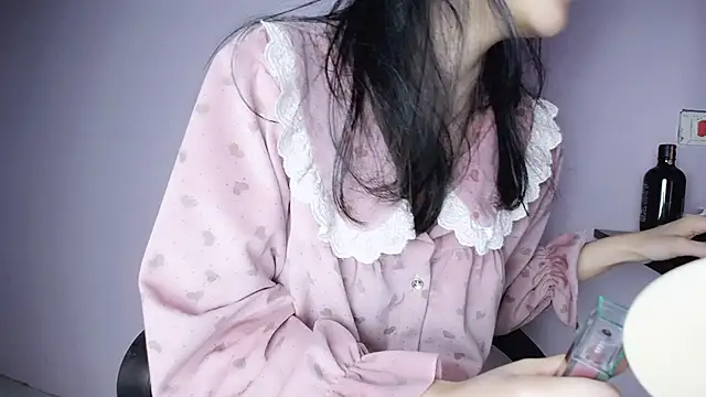 Snapshot of Baenee chatting on 12, 1, 2025 Baenee online show from 12, 1, 2025