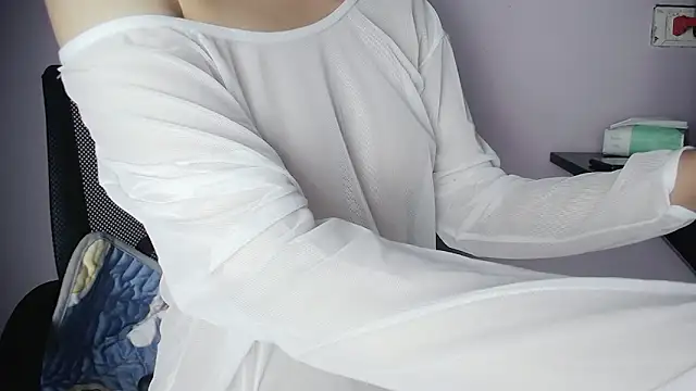 Snapshot of Baenee chatting on 2, 3, 2025 Baenee online show from 2, 3, 2025